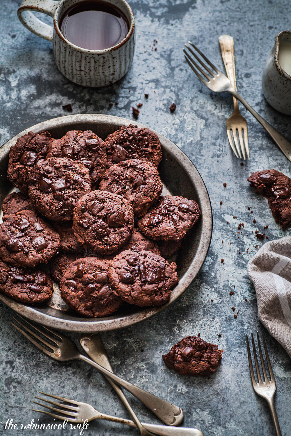Gooey Vegan Double Choc Chip Peanut Butter Cookies {DF, GF & Vegan} | The Whimsical Wife